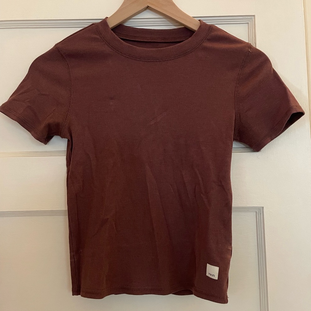 Vuori Women’s Mudra Fitted T-Shirt - XS in Chestnut Heather